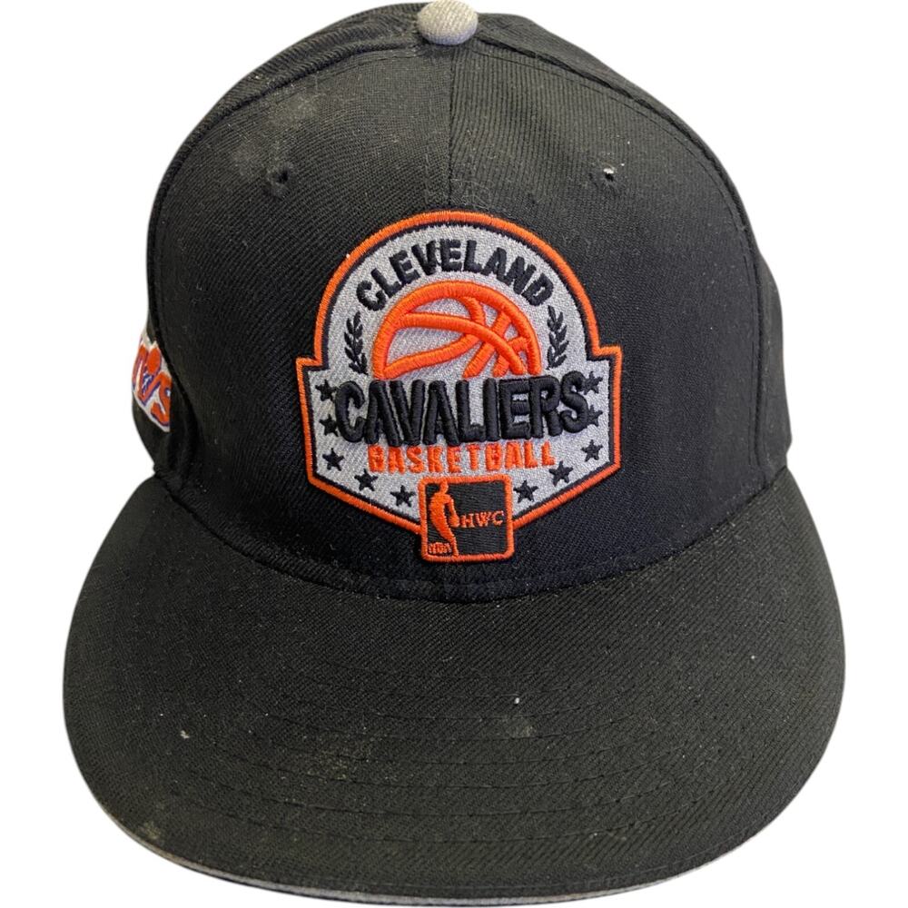 New Era 9Fifty Mens Cleveleand Cavaliers Snapback Baseball Cap Black M/L